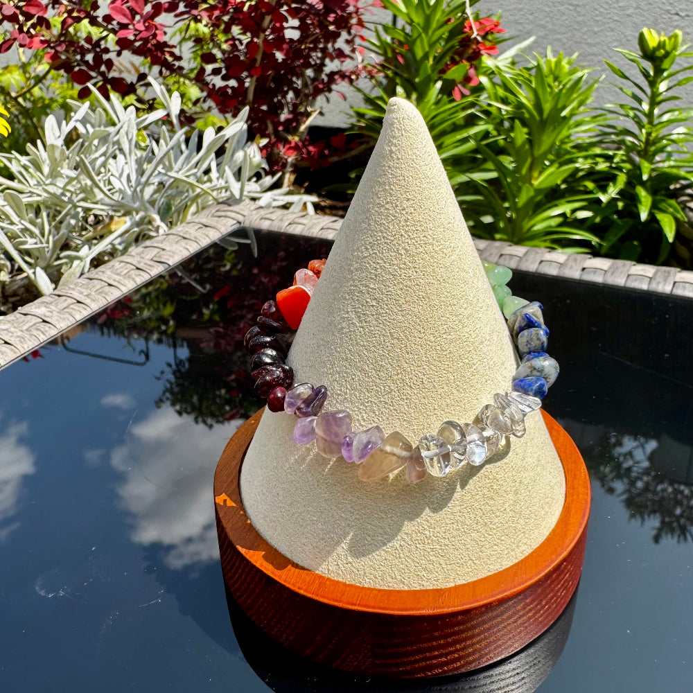 Pulsera elástica de chips de 7 chakras para equilibrio energético | Magicka Shop SKU PULS-CHAKRA7-CH