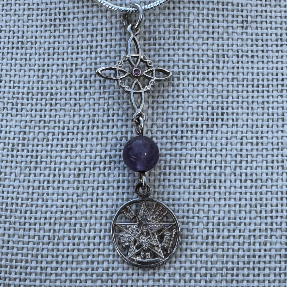 Amuleto Doble Protección de Plata 925 con Amatista, Nudo de Bruja y Tetragramatón (Activado) | Magicka Shop SKU AMUL-DOBPROT-AMA-PLATA detalle