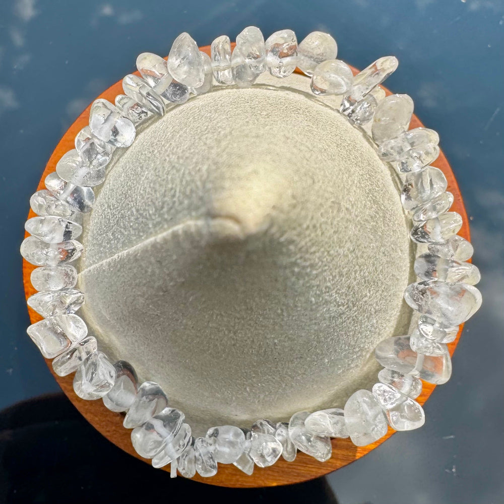 Pulsera elástica de chips de Cuarzo Transparente de Brasil detalle