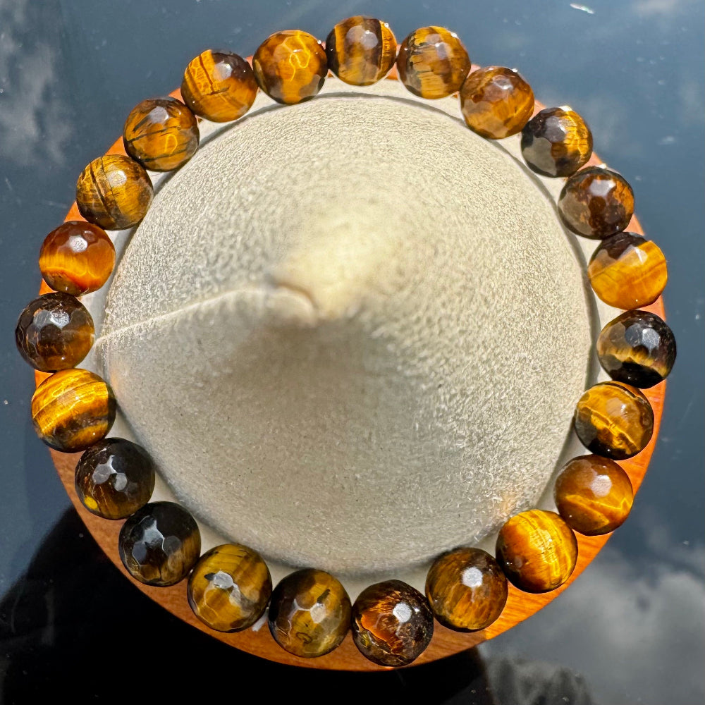 Pulsera elástica de Ojo de Tigre Facetado (bolas 8mm) de Brasil - Confianza y Brillo | detalle