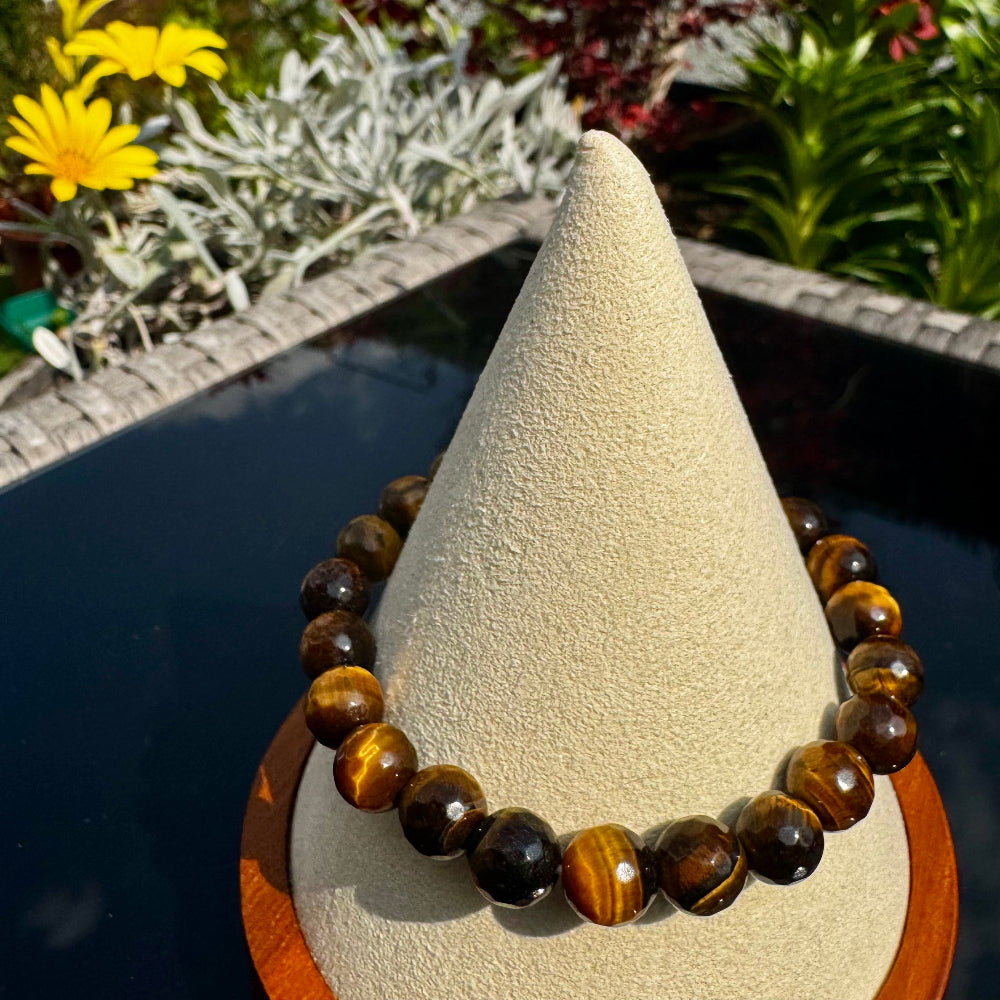 Pulsera elástica de Ojo de Tigre Facetado (bolas 8mm) de Brasil - Confianza y Brillo | Magicka Shop SKU PULS-OJOTIGRE-FAC8