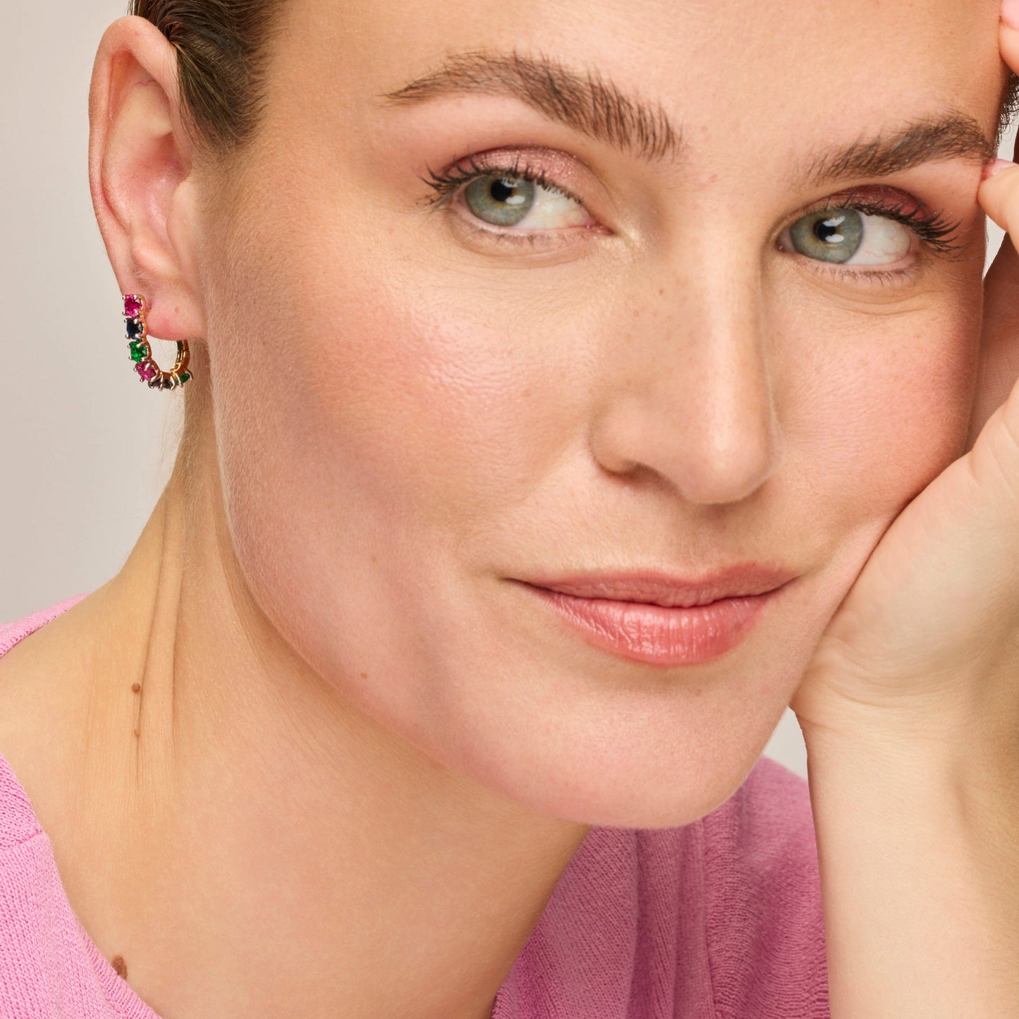 Pendientes con Circonita Multicolor acabado oro 18k - Mehru