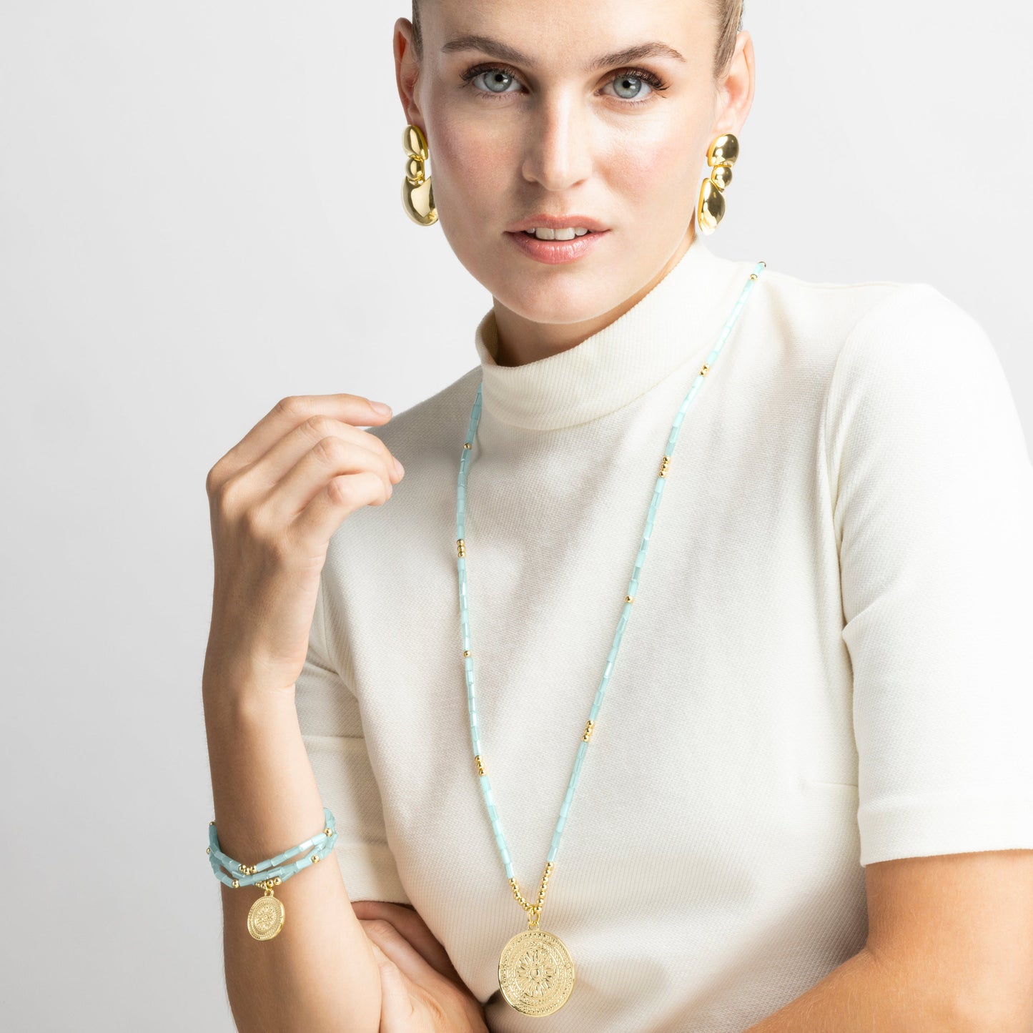 Collar con Cristal Azul acabado oro 18k - Thyu