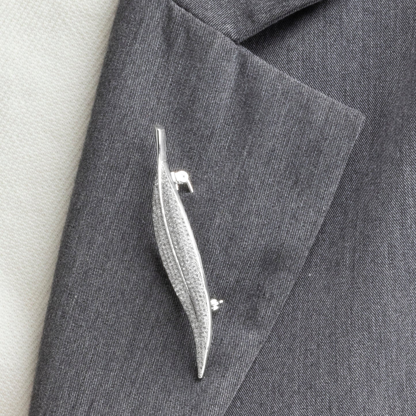 Broche con Circonita Brillante acabado plata - Heril