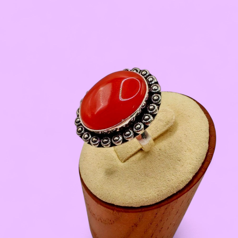 Anillo ajustable de Plata 925 con Cornalina y engarce estilo Bali | Magicka Shop SKU ANIL-CORNA-BALI-PL-AJ