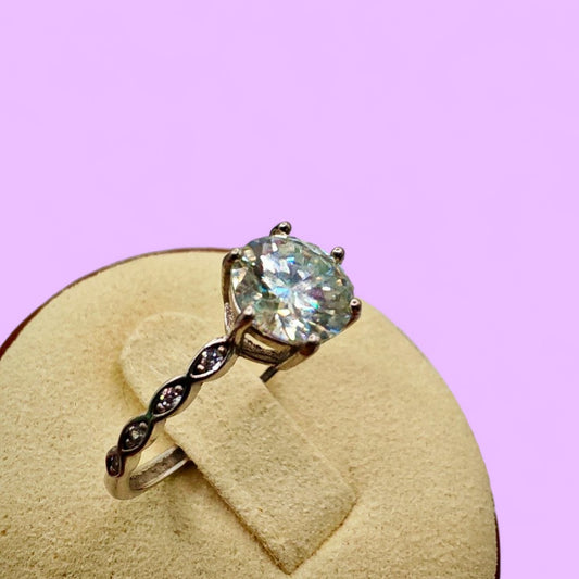 Anillo ajustable de Plata 925 con Moissanita y circonitas | Magicka Shop SKU ANIL-MOISSA-PLATA-AJUS