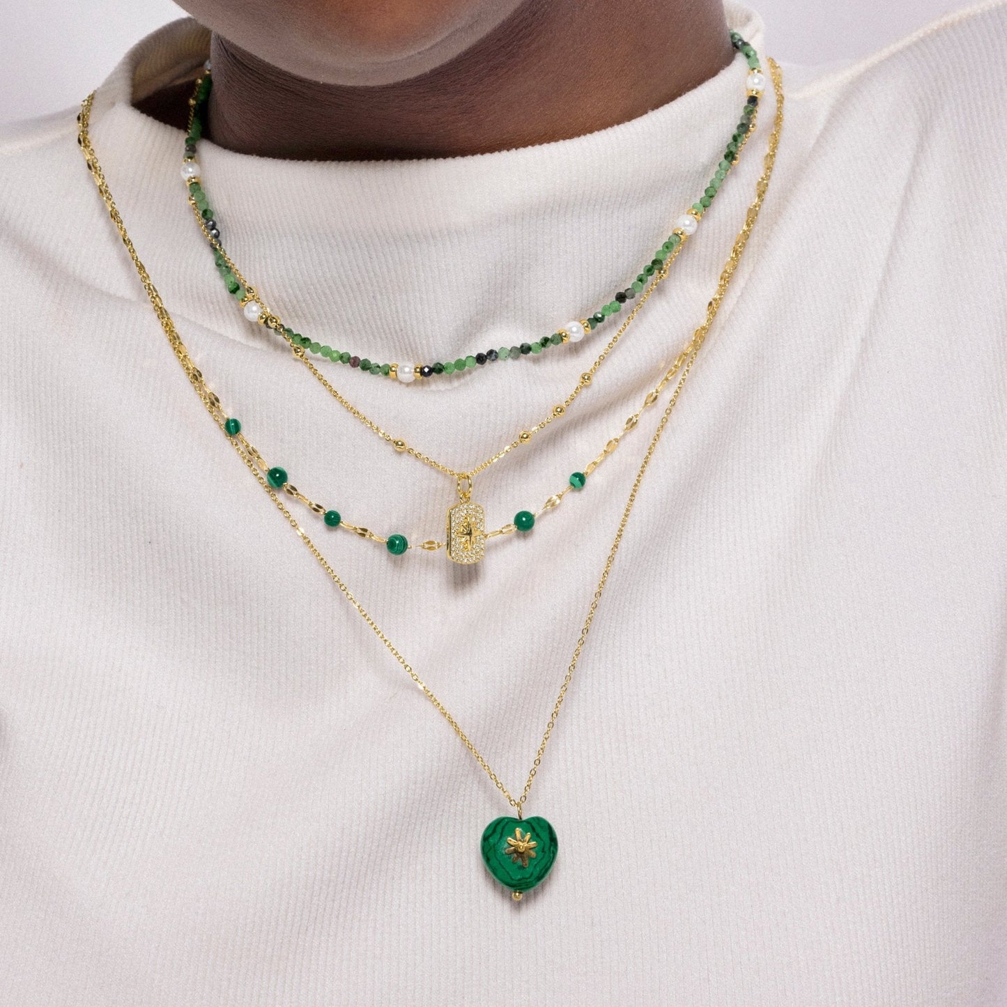 Collar acabado en oro amarillo 18k