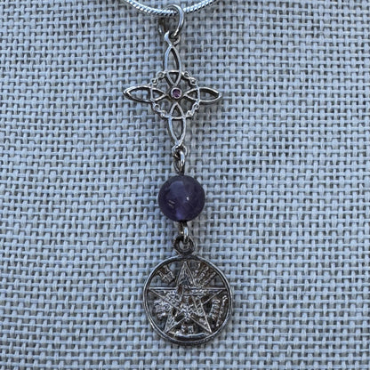 Amuleto Doble Protección de Plata 925 con Amatista, Nudo de Bruja y Tetragramatón (Activado) | Magicka Shop SKU AMUL-DOBPROT-AMA-PLATA detalle