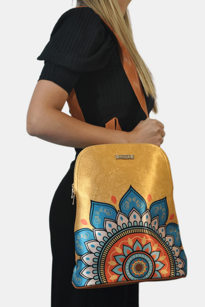 Mochila de Mujer y Bolso de hombro grande BagPack Mandala Dorada | CHULA Tulum