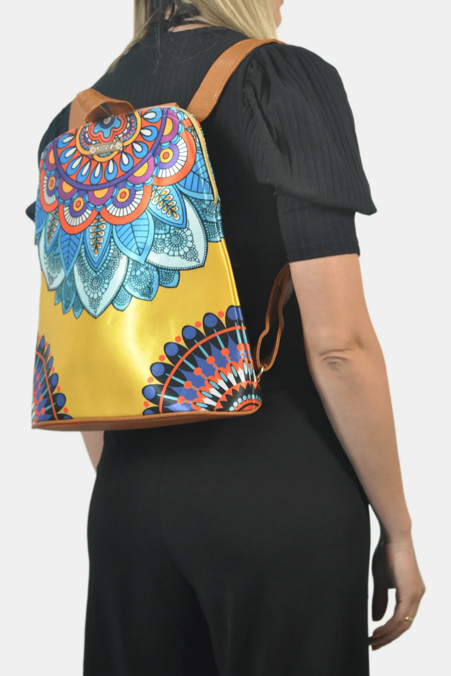Mochila de Mujer y Bolso de hombro grande BagPack Mandala Amarilla | CHULA Tulum