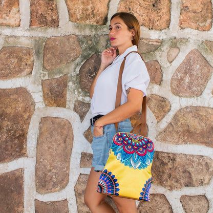 Mochila de Mujer y Bolso de hombro grande BagPack Mandala Amarilla | CHULA Tulum